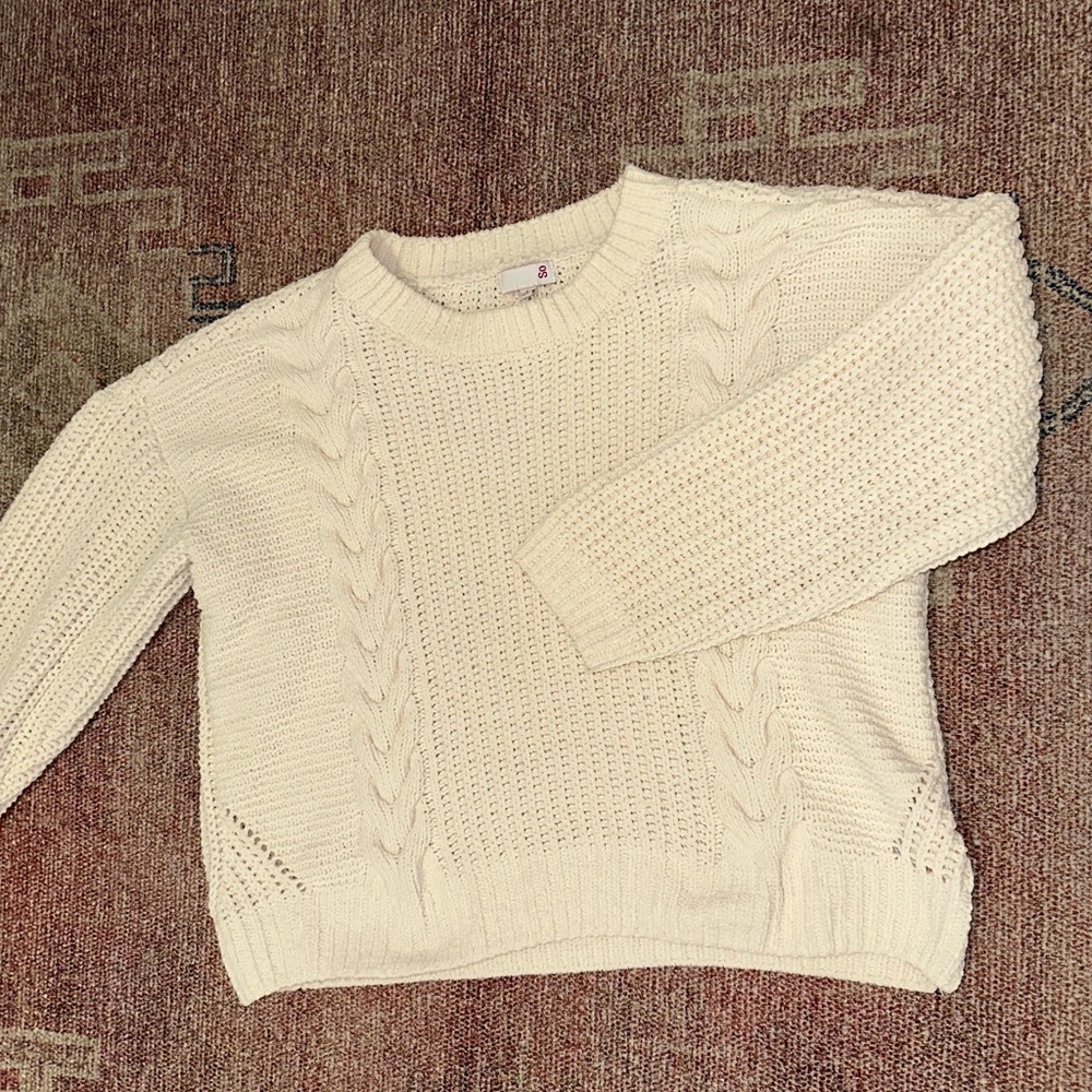So cable knit cream cropped crew neck sweater size large soft